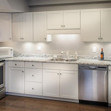 Moncton Suites - Apartments Across Georges Dumont ภายนอก รูปภาพ