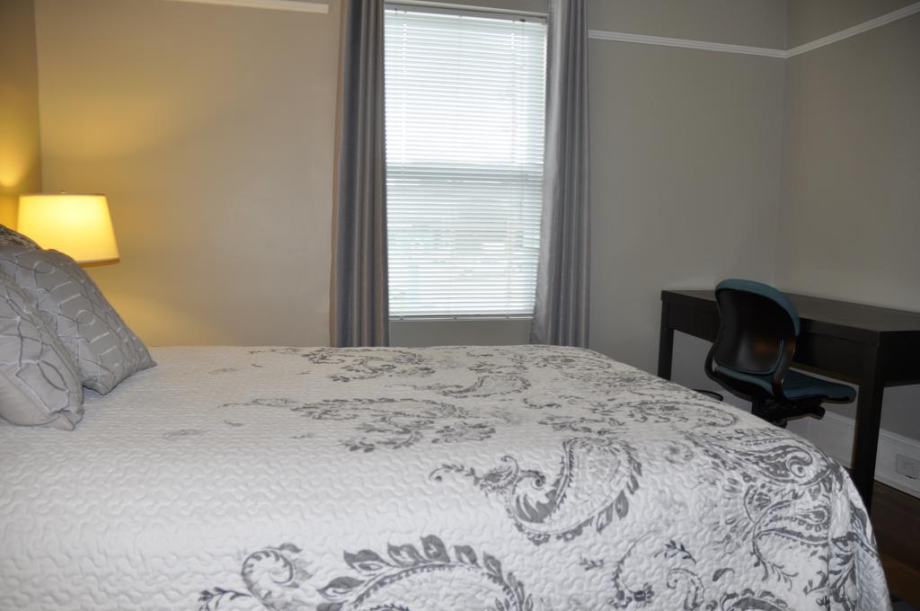 Moncton Suites - Apartments Across Georges Dumont ภายนอก รูปภาพ