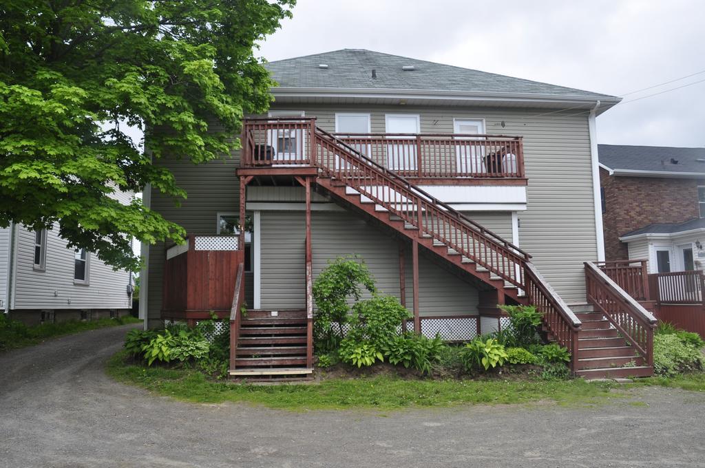 Moncton Suites - Apartments Across Georges Dumont ภายนอก รูปภาพ