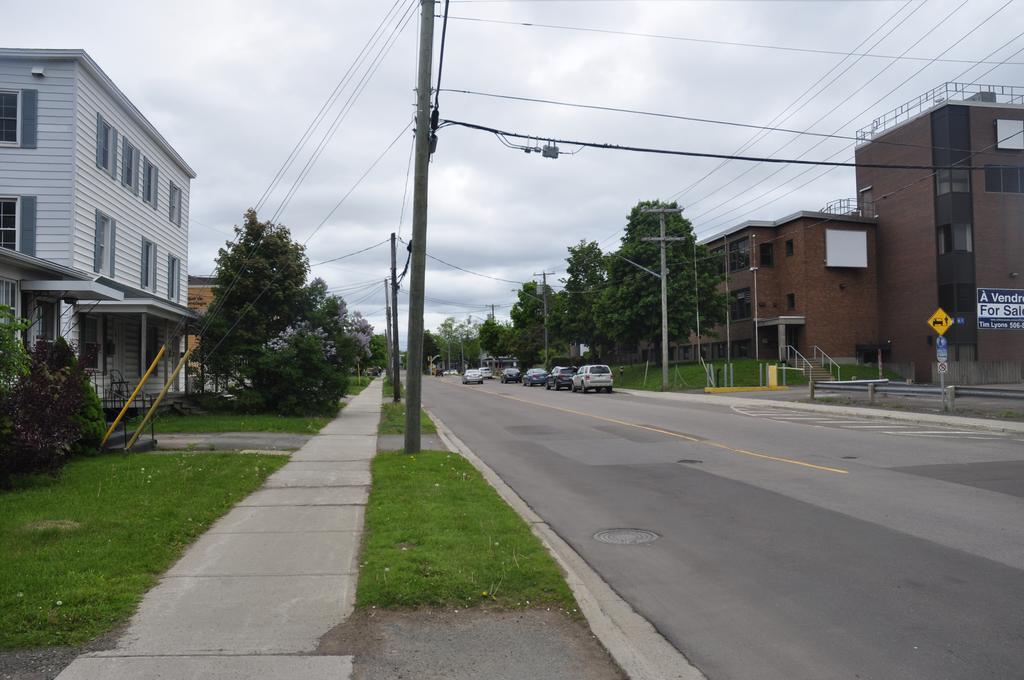 Moncton Suites - Apartments Across Georges Dumont ภายนอก รูปภาพ