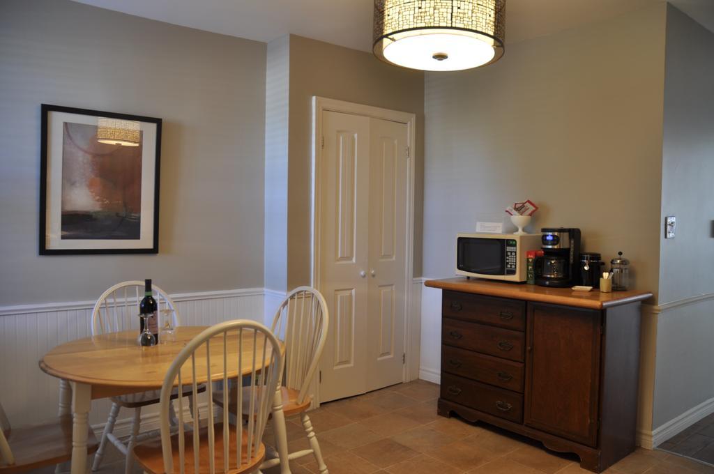 Moncton Suites - Apartments Across Georges Dumont ภายนอก รูปภาพ
