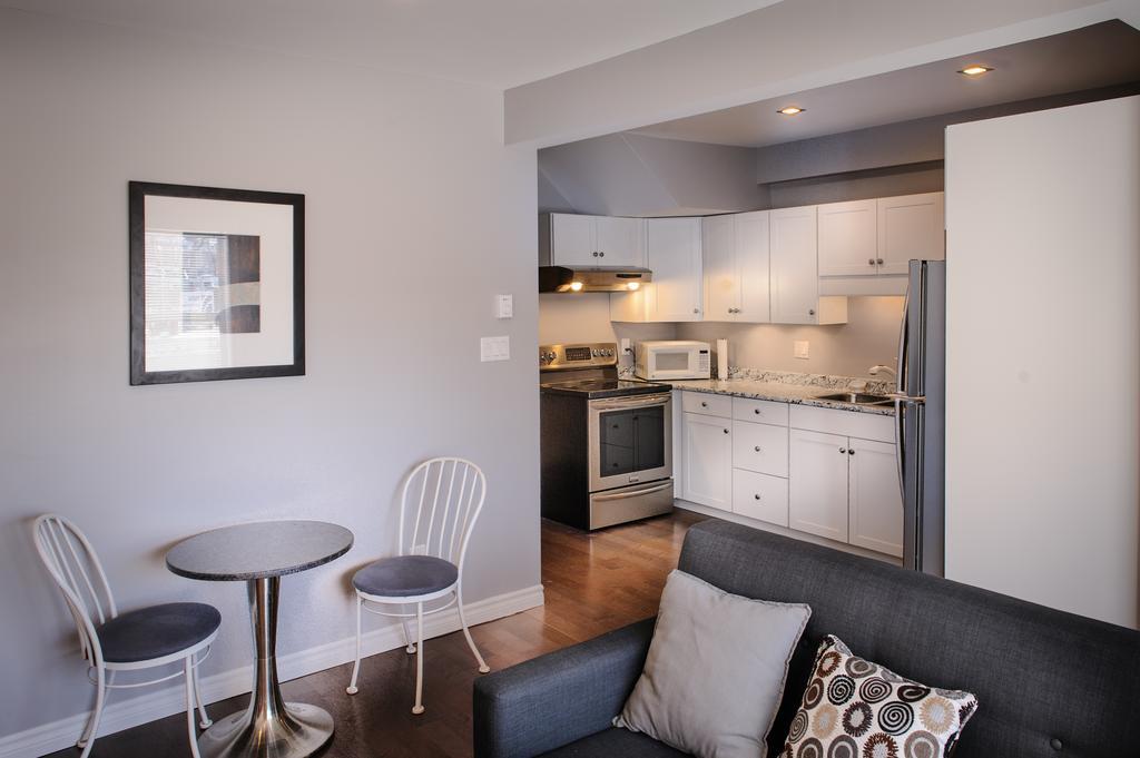 Moncton Suites - Apartments Across Georges Dumont ภายนอก รูปภาพ