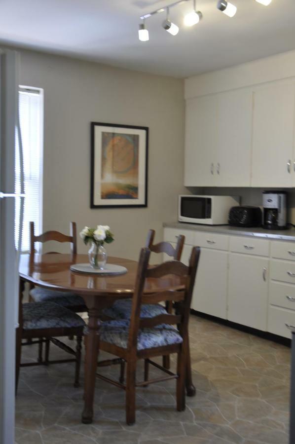 Moncton Suites - Apartments Across Georges Dumont ภายนอก รูปภาพ