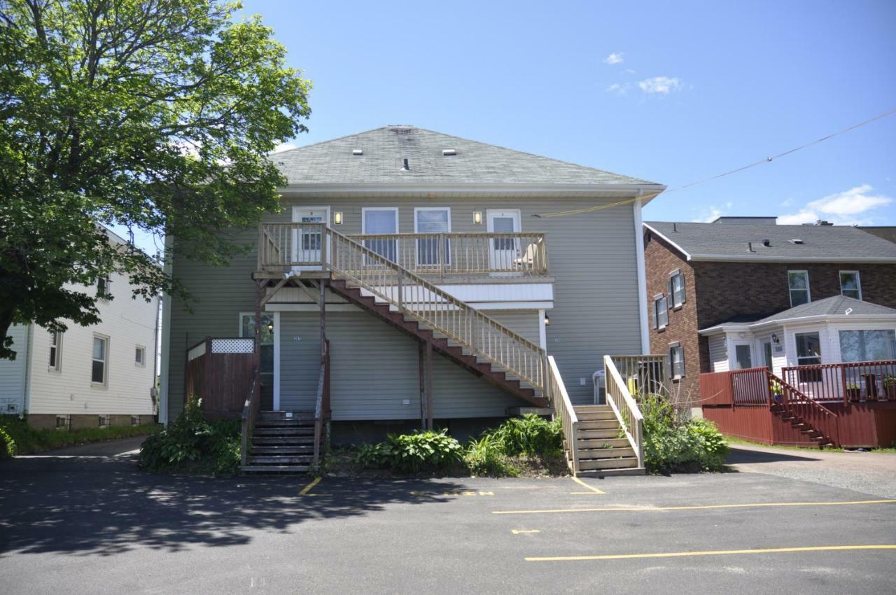 Moncton Suites - Apartments Across Georges Dumont ภายนอก รูปภาพ