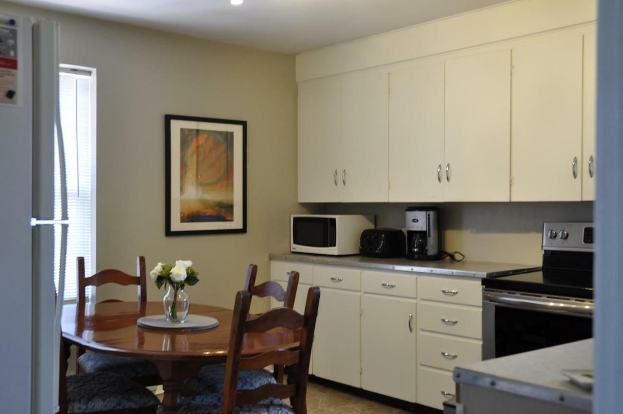 Moncton Suites - Apartments Across Georges Dumont ภายนอก รูปภาพ