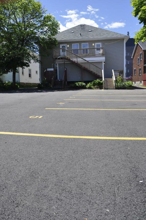 Moncton Suites - Apartments Across Georges Dumont ภายนอก รูปภาพ